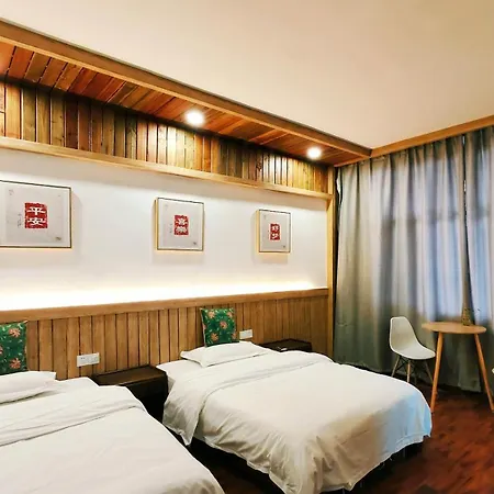Breeze & Alley Inn--Tianmenshan Cableway-English Reception-Tourism Planing Zhangjiajie Exterior photo