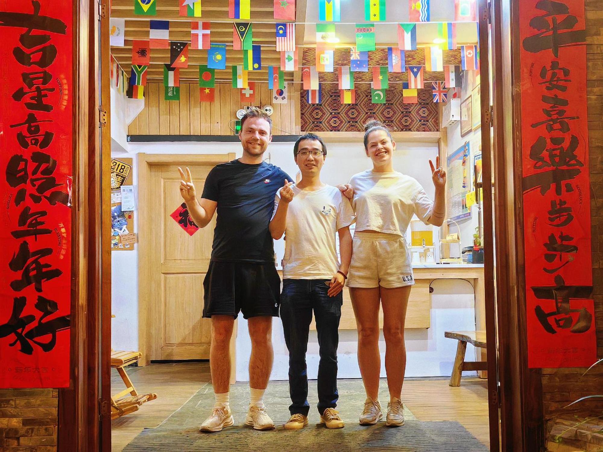 Breeze & Alley Inn--tianmenshan Cableway-english Reception-tourism Planing Homestay