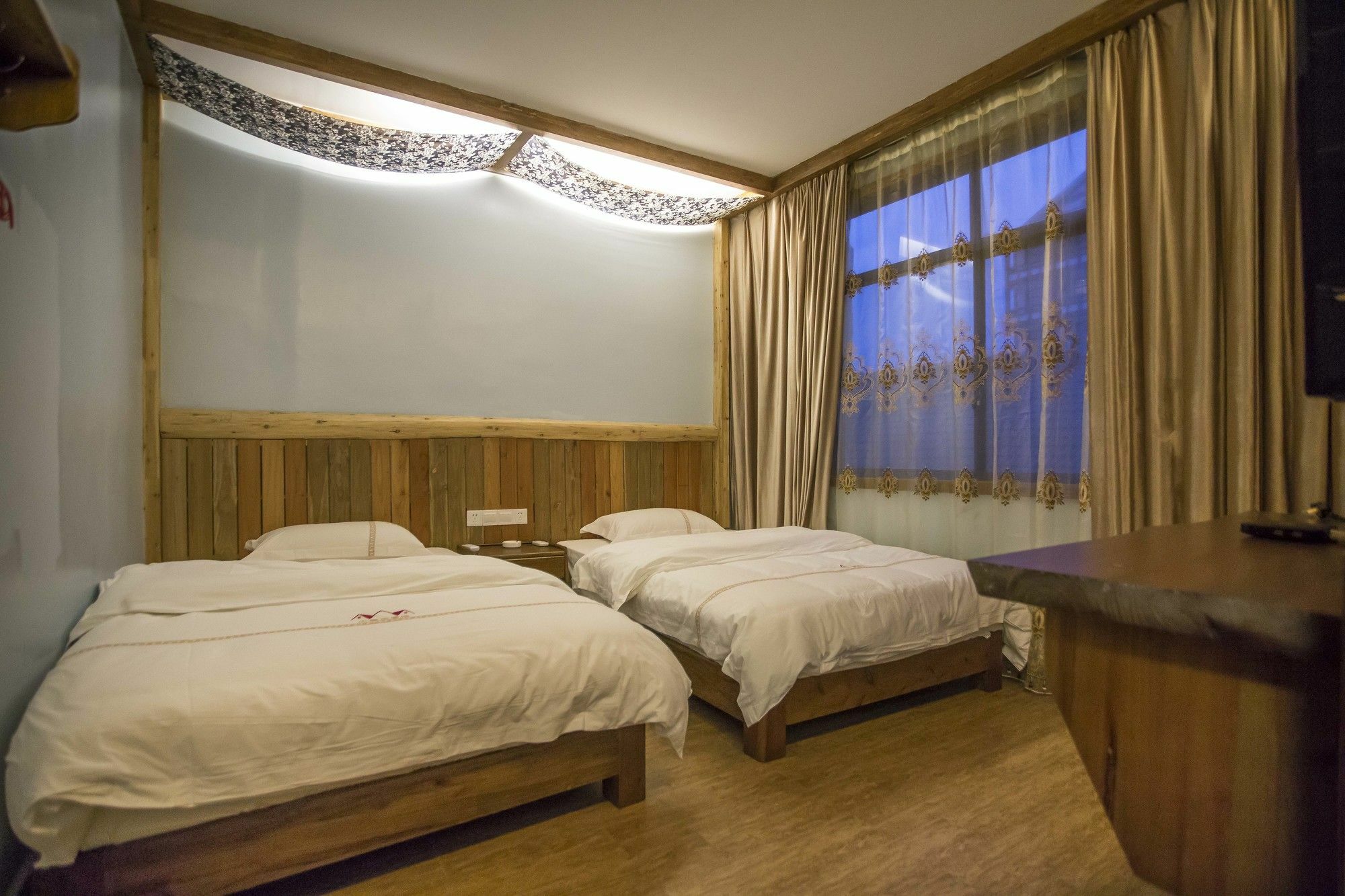 Breeze & Alley Inn--tianmenshan Cableway-english Reception-tourism Planing Zhangjiajie